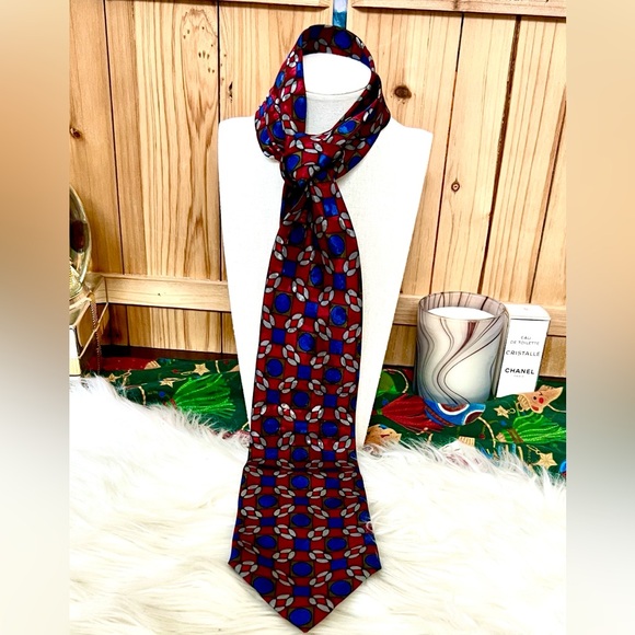 Christian Dior Vintage Monsieur necktie featuring a geometric pattern - Picture 2 of 8